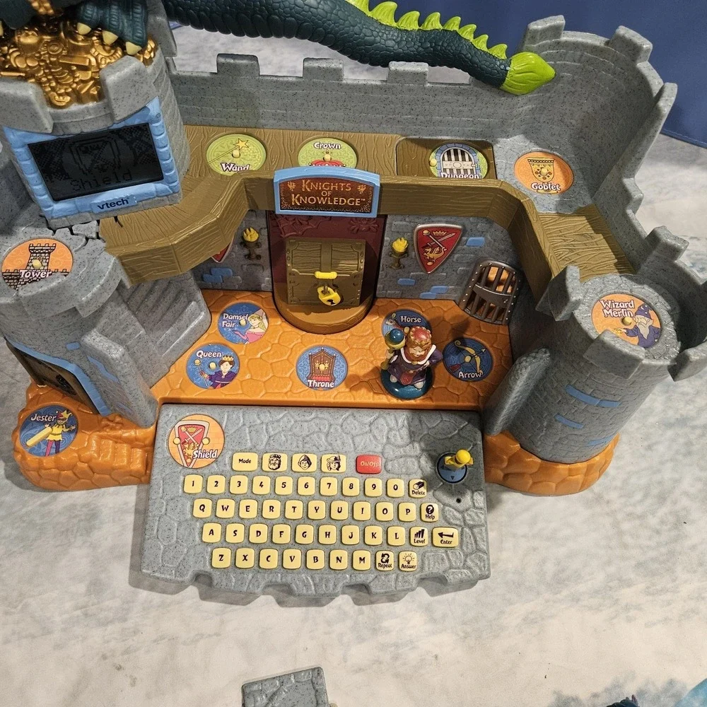 Vtech Knights Of Knowledge Learning Adventures Vintage HTF complete And Working‎